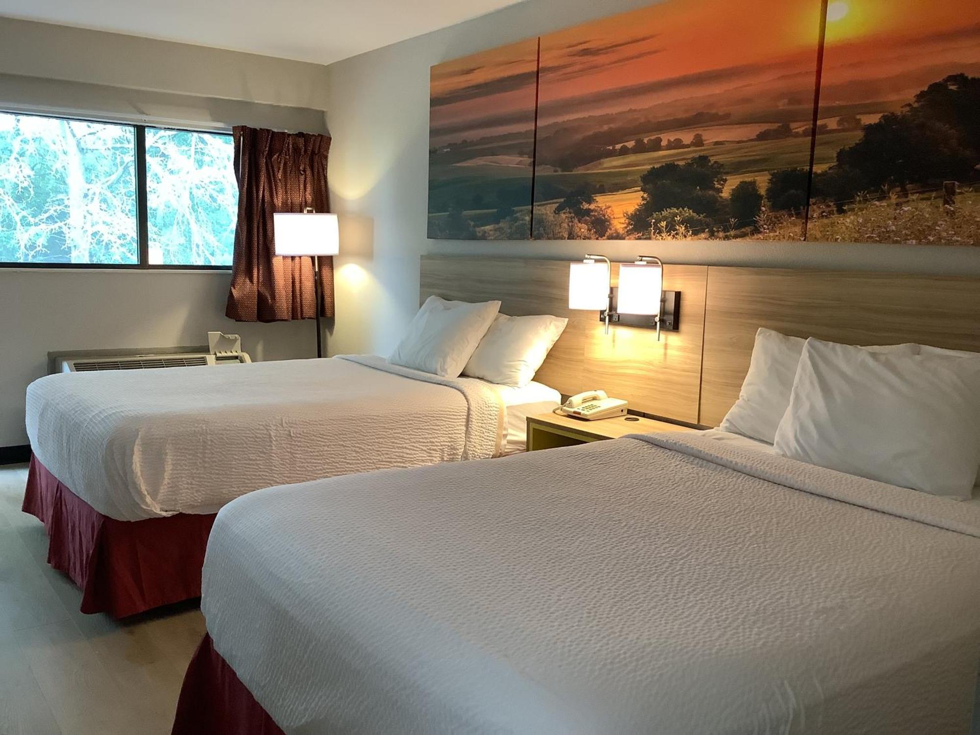 Days Inn By Wyndham Kingdom City Экстерьер фото
