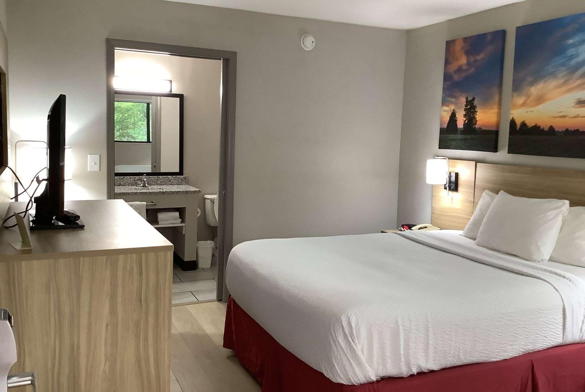 Days Inn By Wyndham Kingdom City Экстерьер фото